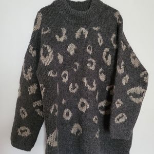 *LIKE NEW BECAUSE IS NEW, NO TAG* Women's Sweater